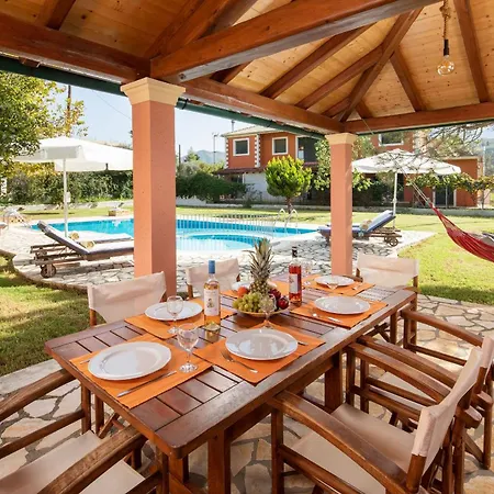 Bella Vasiliki Litheres