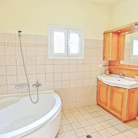 Willa Bella Vasiliki