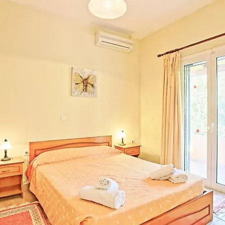 Bella Vasiliki Litheres